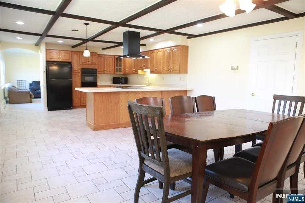 2 Harvey Avenue - Photo 3 of 25