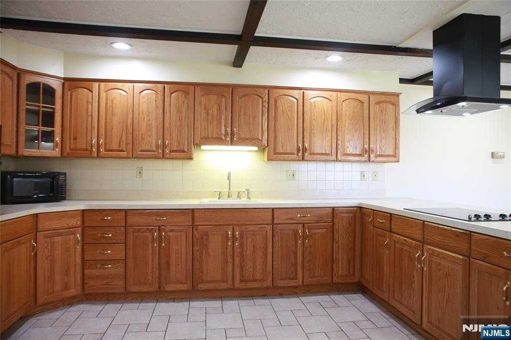 2 Harvey Avenue - Photo 7 of 25