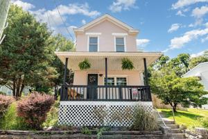 featured image of 8 Carneal St