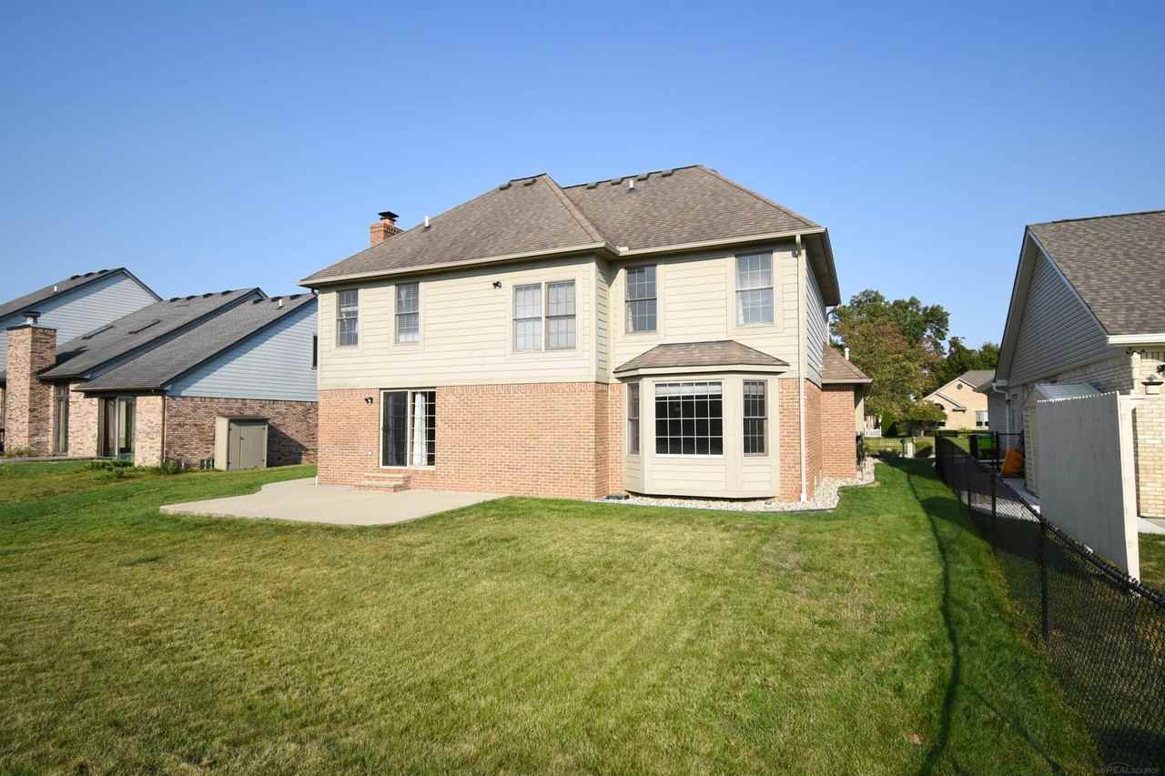 53823 Paul Wood Dr - Photo 3 of 50