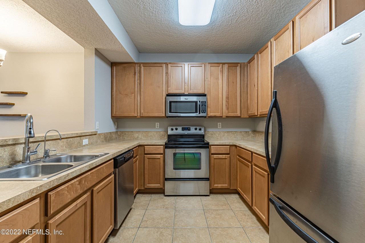 2200 Marsh Hawk Ln - Photo 6 of 24