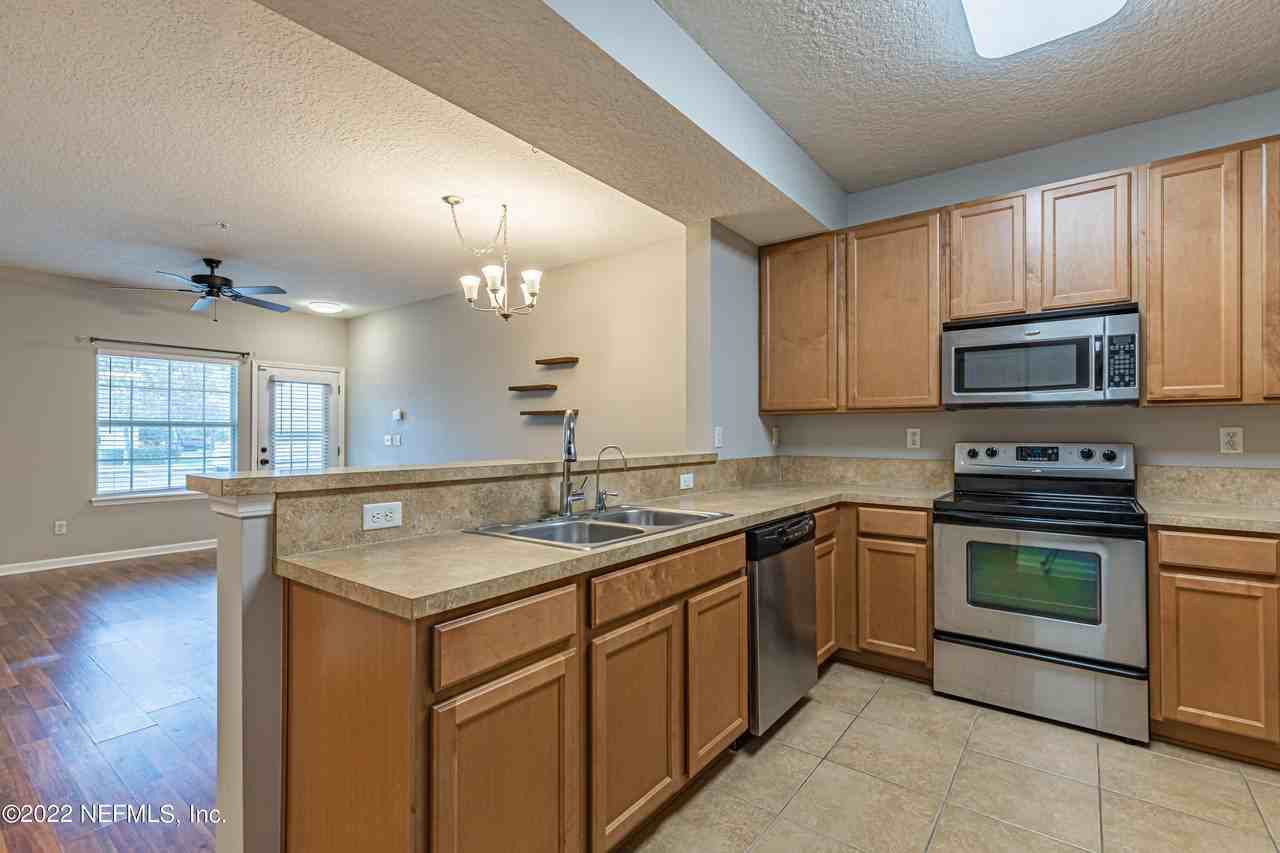 2200 Marsh Hawk Ln - Photo 7 of 24