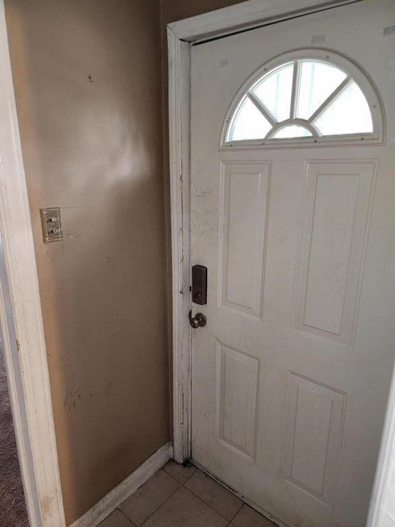 20529 Irvington St - Photo 2 of 23