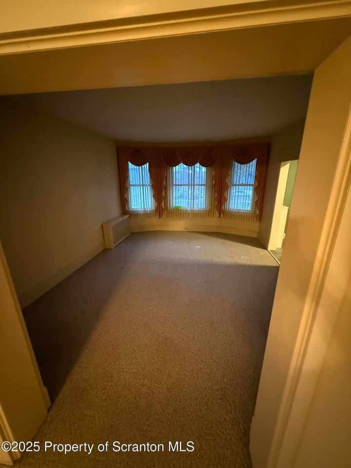 54 E Columbus Ave - Photo 4 of 9