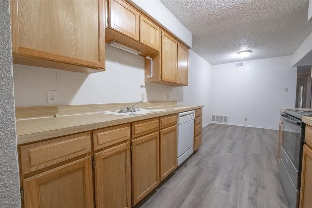 804 Whiterock Street - Photo 5 of 16