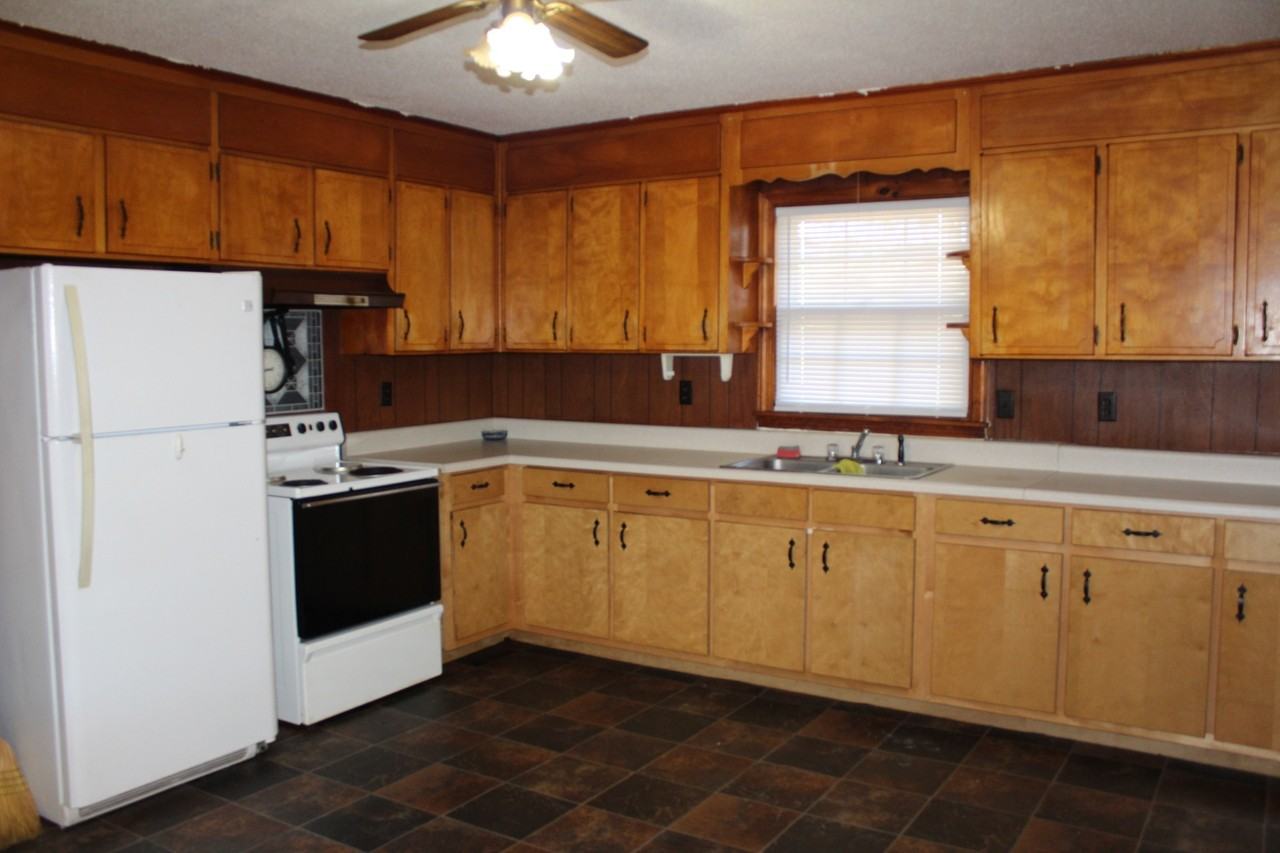 1717 Foxdale Dr - Photo 4 of 5