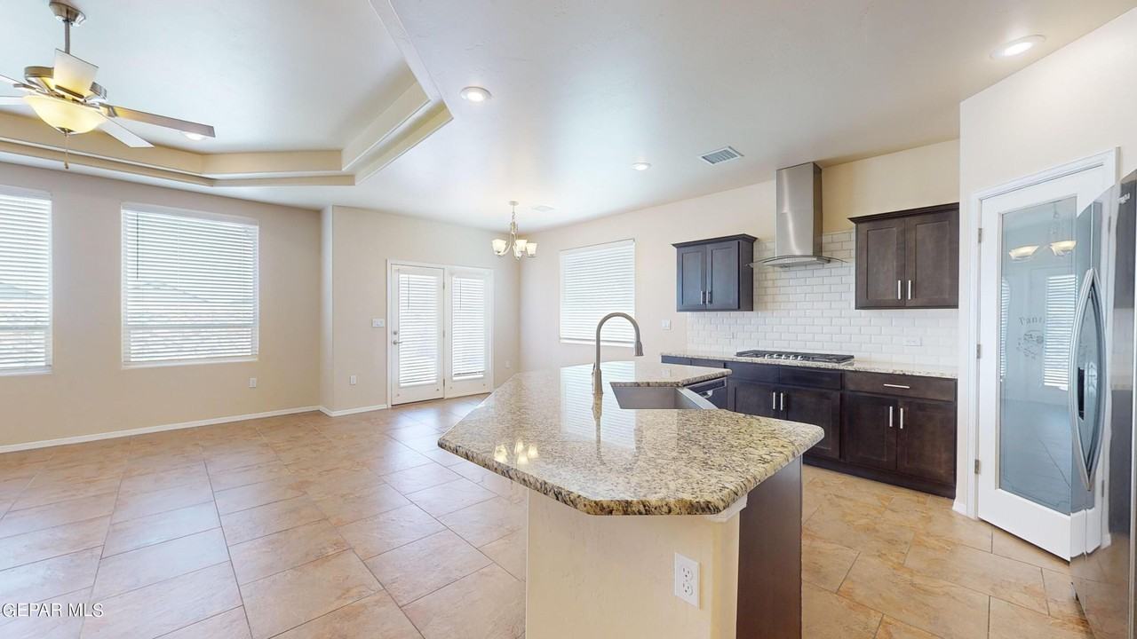 13397 Plumpton Road - Photo 4 of 45