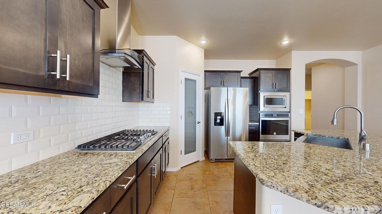 13397 Plumpton Road - Photo 7 of 45