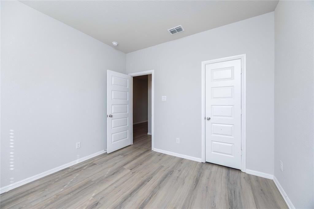 219 Crescent Ave - Photo 4 of 40