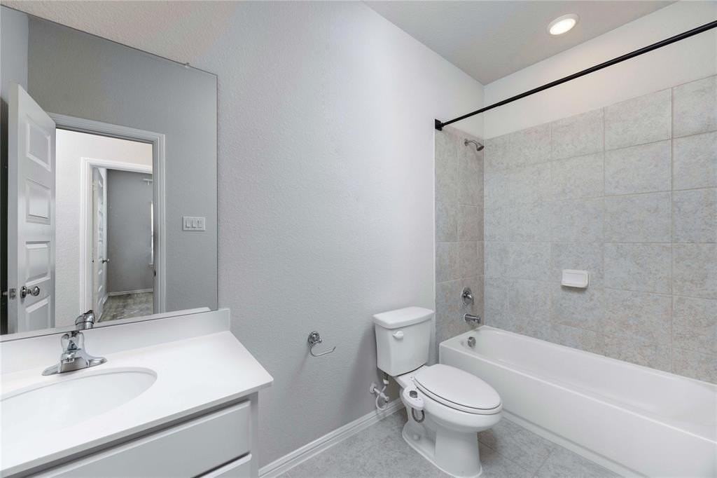 219 Crescent Ave - Photo 5 of 40