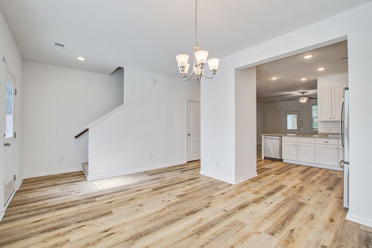 200 Woodward Rd - Photo 3 of 8