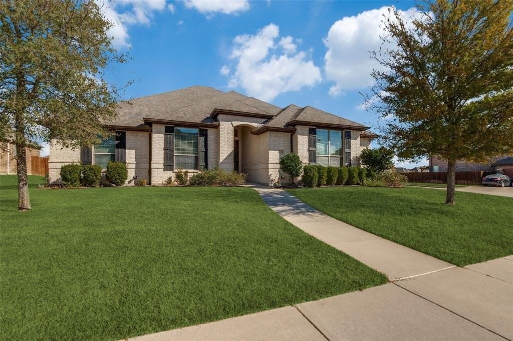 3238 Brighton Dr - Photo 2 of 23