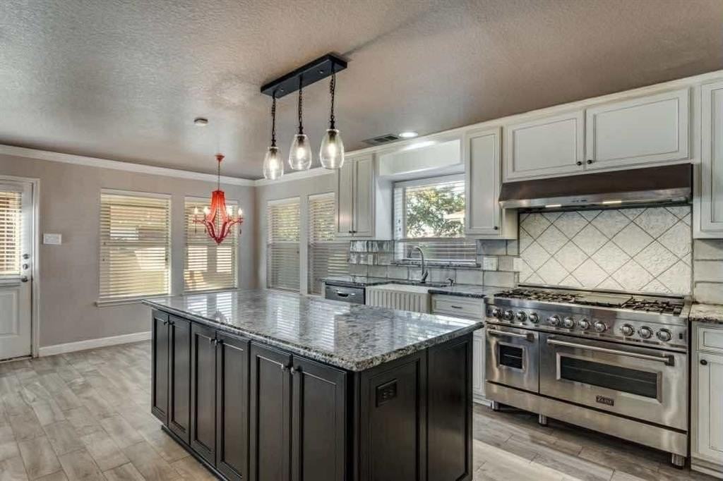 5901 Westgate Dr - Photo 2 of 12