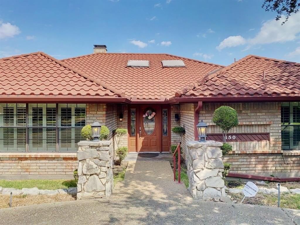 150 Mac Arthur Court