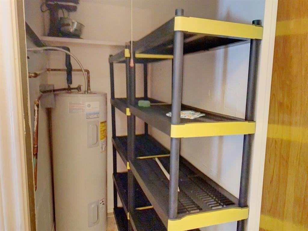 150 Macarthur Ct - Photo 7 of 40