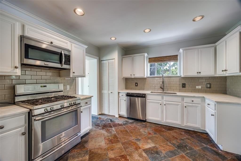 2731 Lovers Ln - Photo 5 of 18