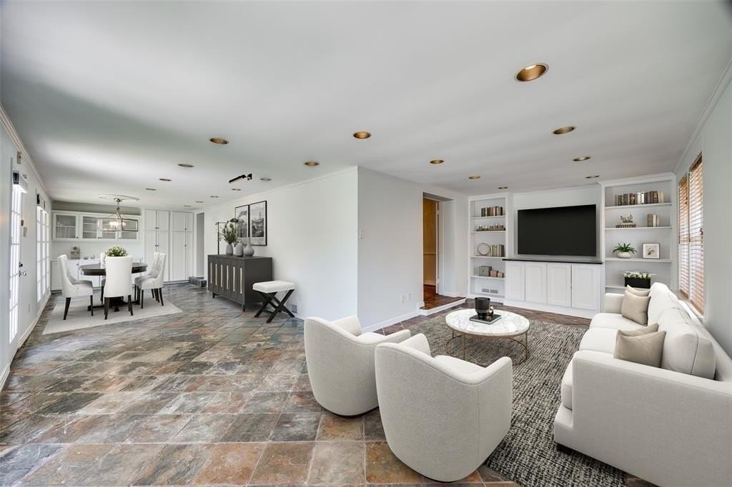 2731 Lovers Ln - Photo 6 of 18