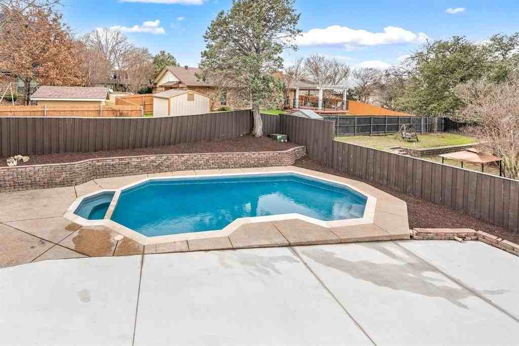 7625 Quail Ridge St - Photo 4 of 33