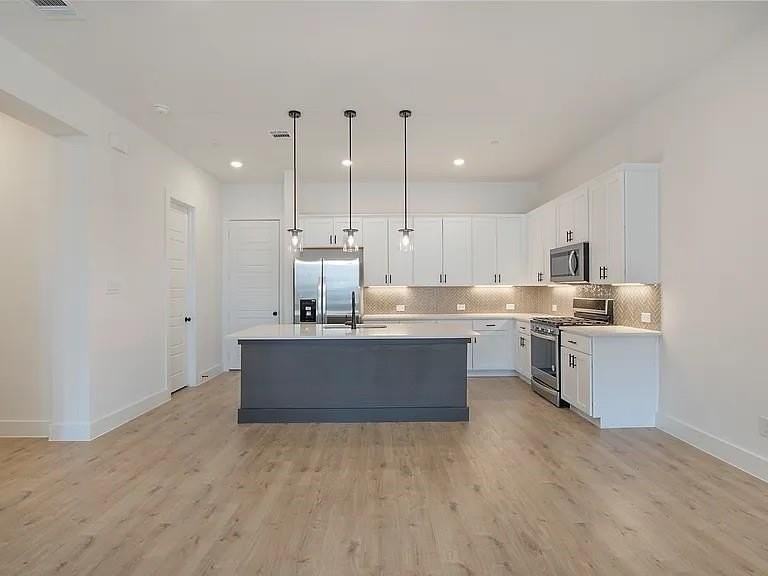 1308 Eureka Springs St - Photo 5 of 19