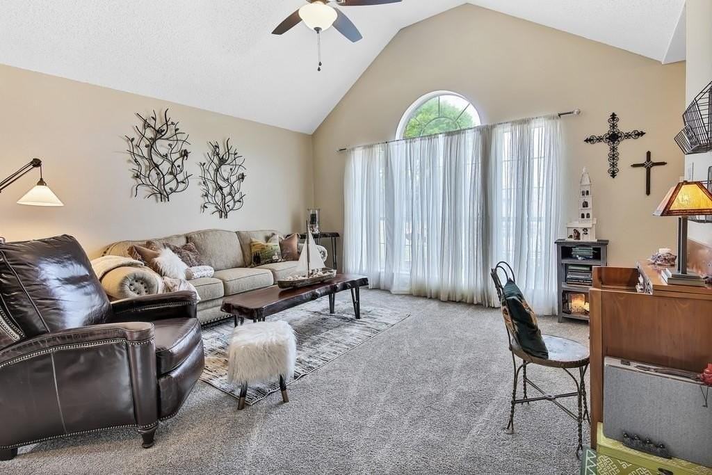 6813 Hadley Dr - Photo 5 of 25