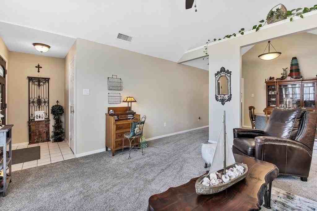 6813 Hadley Dr - Photo 6 of 25