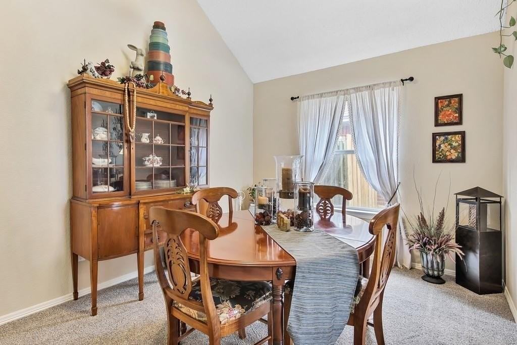 6813 Hadley Dr - Photo 7 of 25