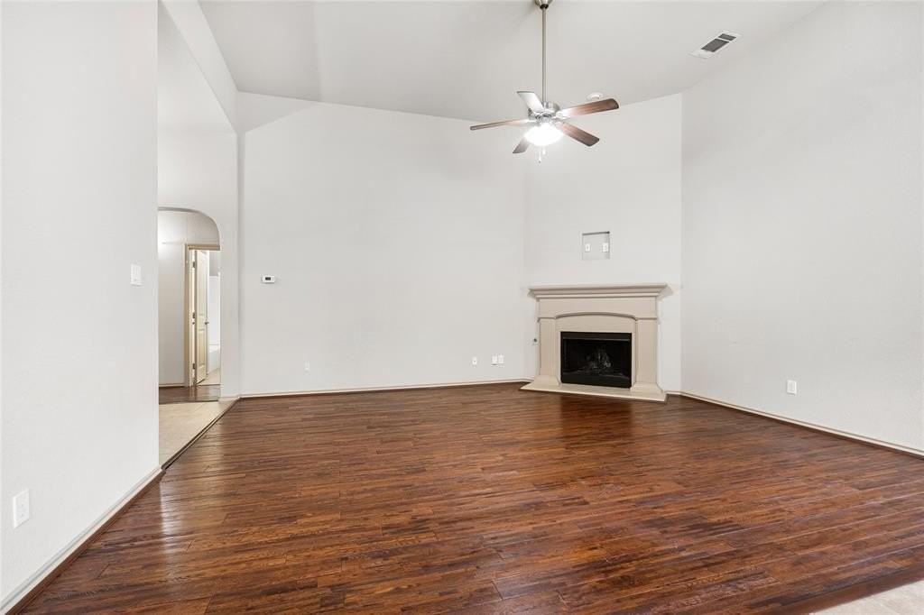 649 Cattlemans Way - Photo 7 of 30