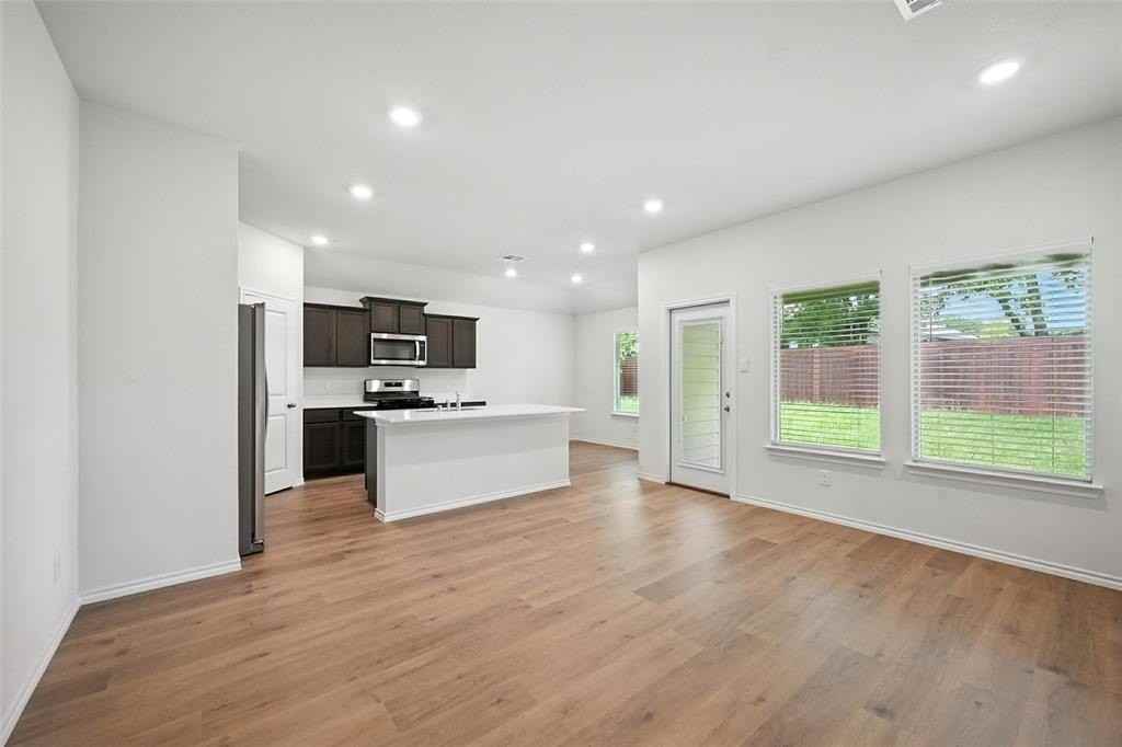 405 Regiment Dr - Photo 2 of 22