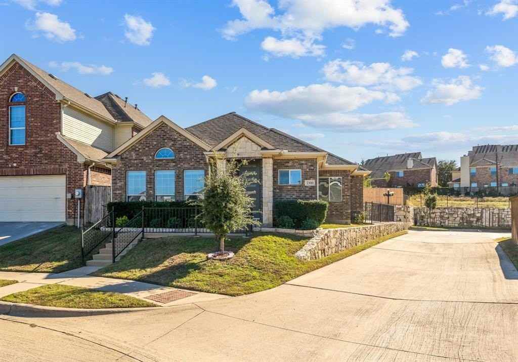 2300 Janna Way - Photo 2 of 40