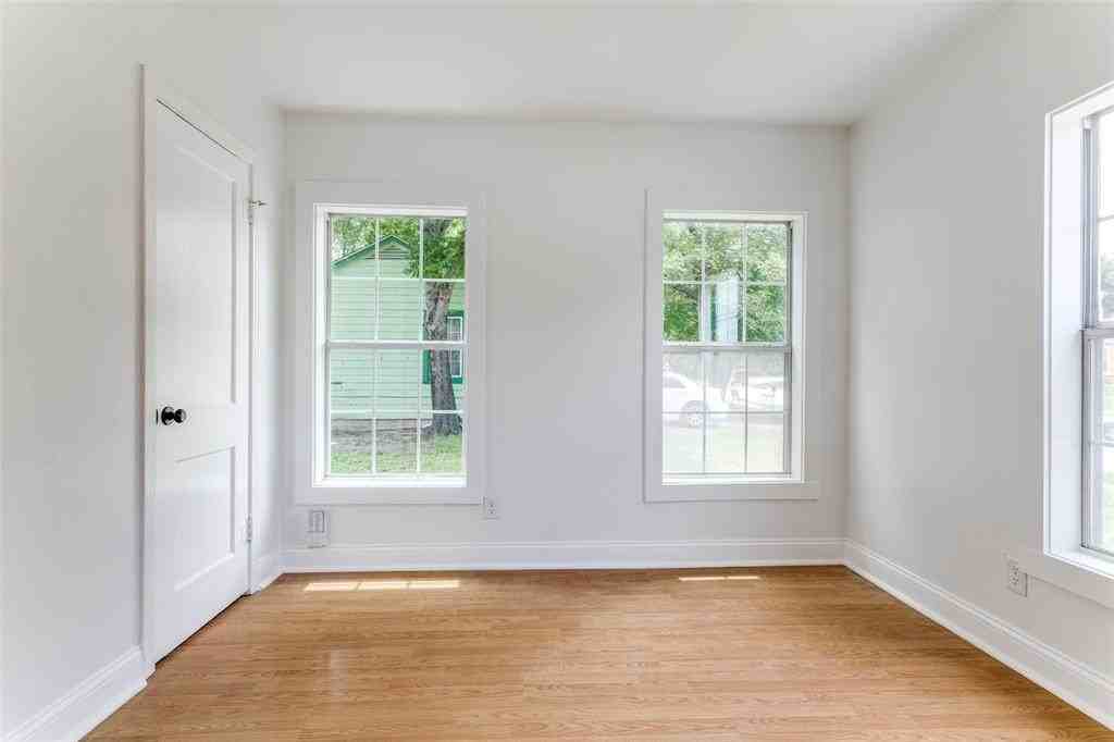 3109 S Wesleyan Dr - Photo 3 of 22