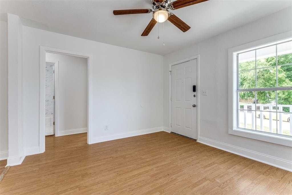 3109 S Wesleyan Dr - Photo 4 of 22