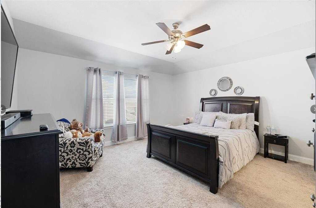 398 N Shore Pl - Photo 3 of 21