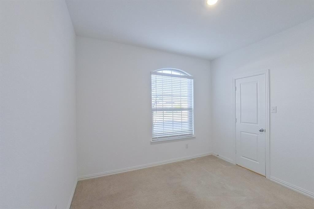 2125 O Keefe Court - Photo 2 of 19