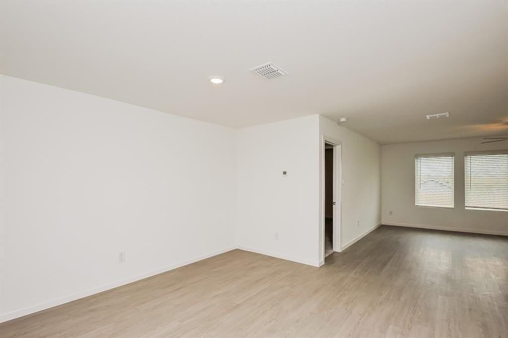 2717 Mistwood Dr - Photo 6 of 13