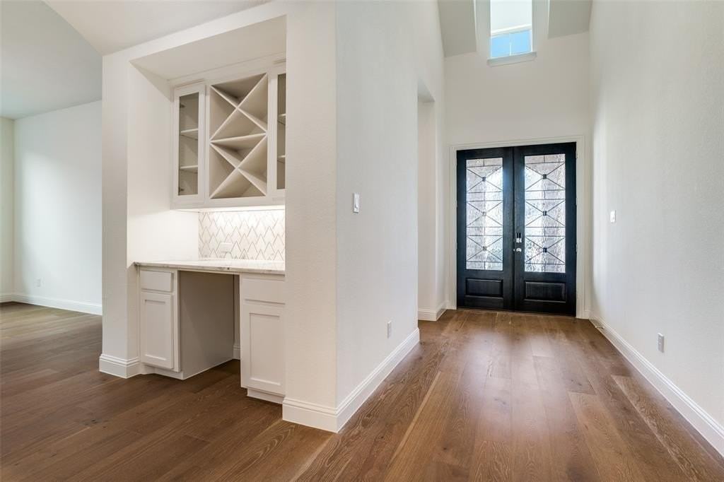 3503 Foxhall St - Photo 2 of 40