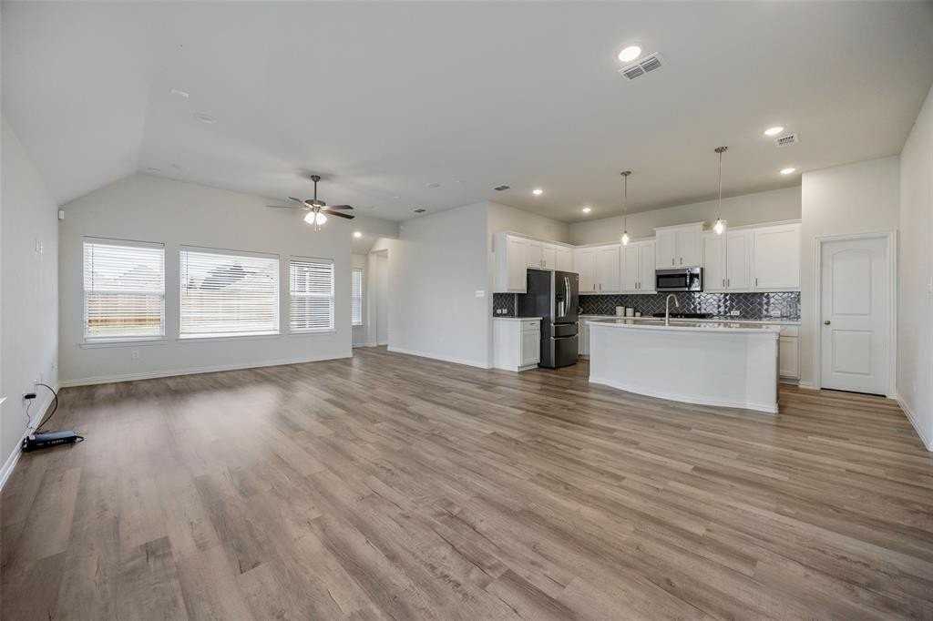 1205 Indianola Trl - Photo 4 of 16