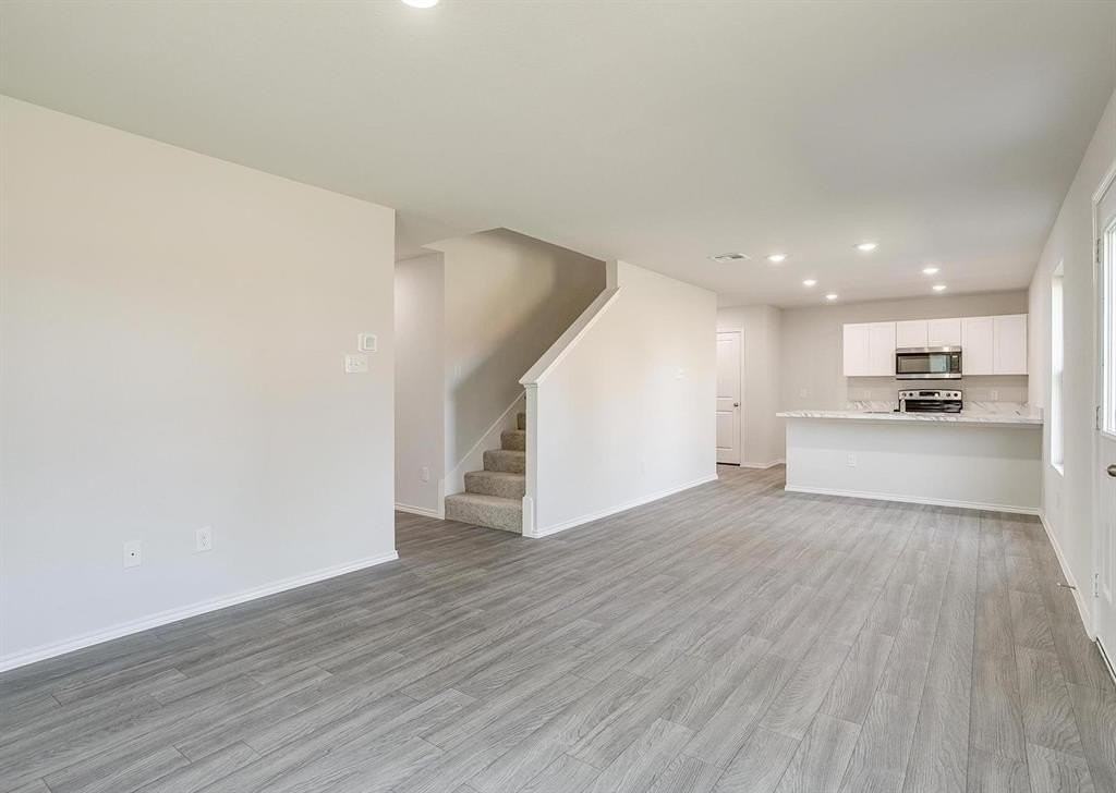 556 Quail Meadows Dr - Photo 3 of 3