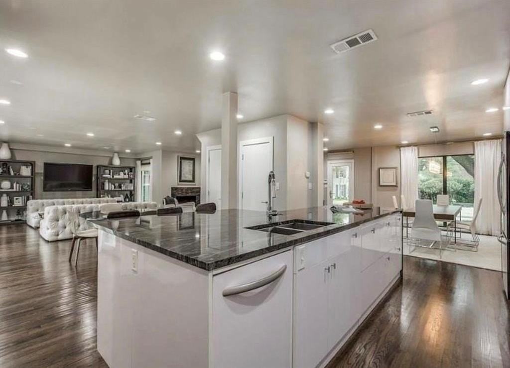 4558 Rheims Pl - Photo 5 of 16