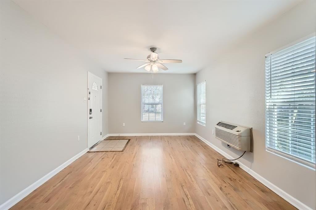 224 E Boyd St - Photo 3 of 28