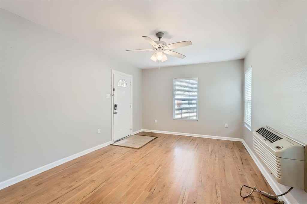 224 E Boyd St - Photo 4 of 28