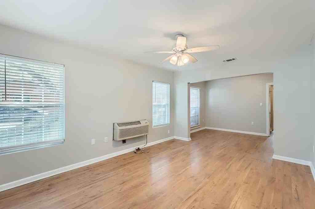 224 E Boyd St - Photo 5 of 28