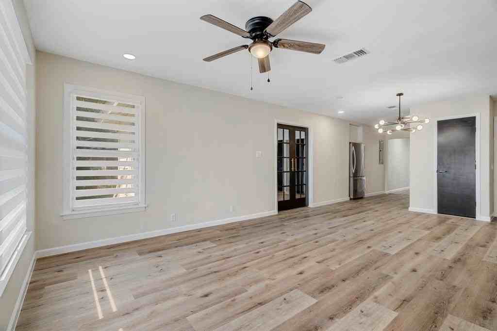 7460 Aberdeen Dr - Photo 6 of 30