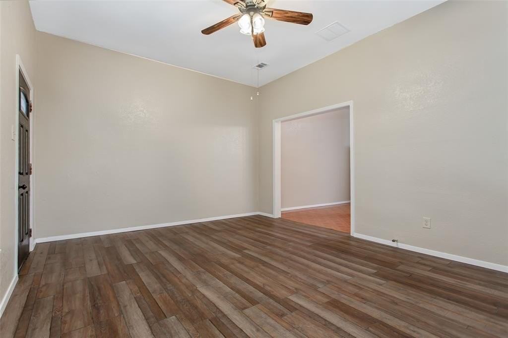 111 1/2 S Henderson Ave - Photo 4 of 23