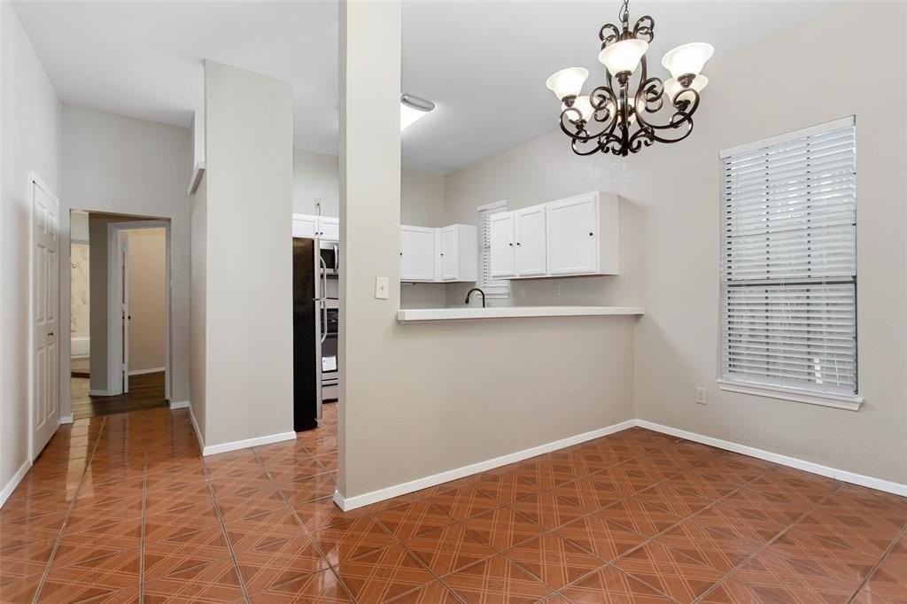 111 1/2 S Henderson Ave - Photo 6 of 23