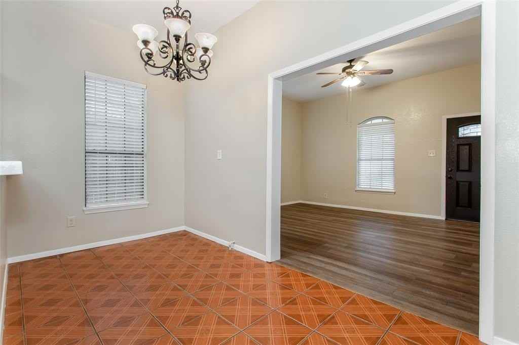 111 1/2 S Henderson Ave - Photo 7 of 23