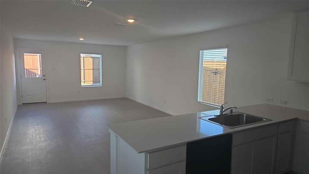 12189 Steeplechase Dr - Photo 2 of 10