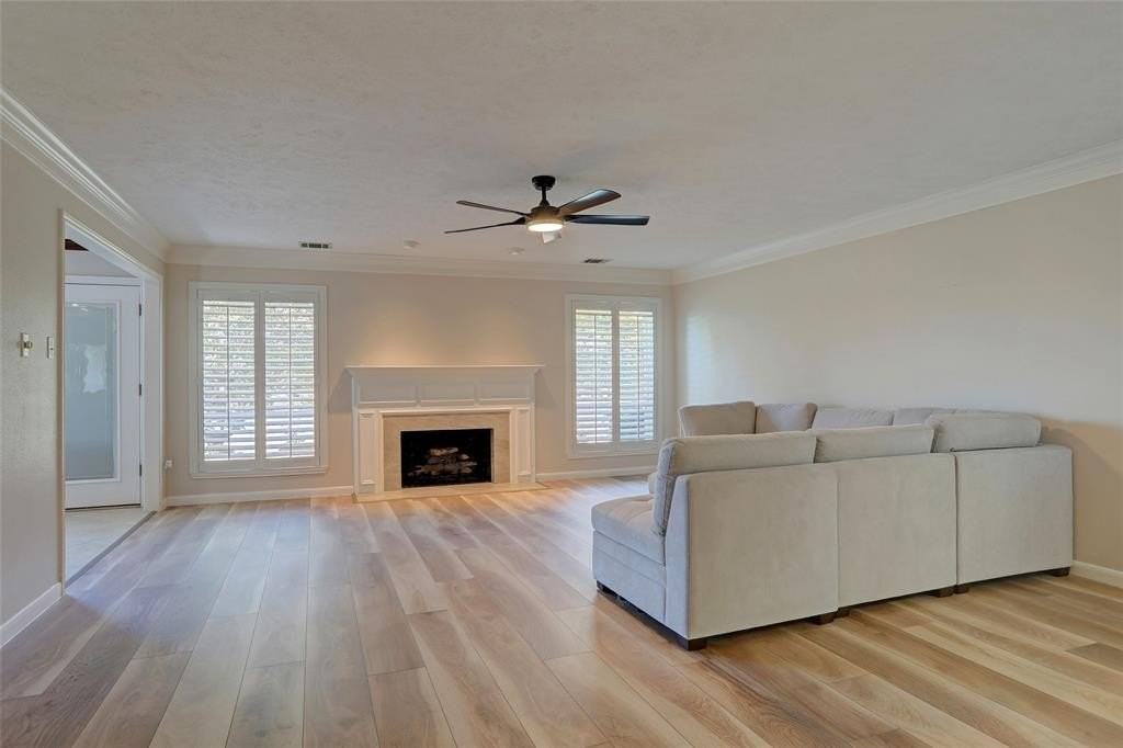 2905 Wyndham Ln - Photo 4 of 27