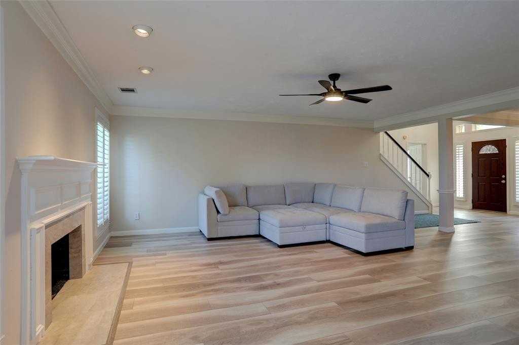 2905 Wyndham Ln - Photo 5 of 27