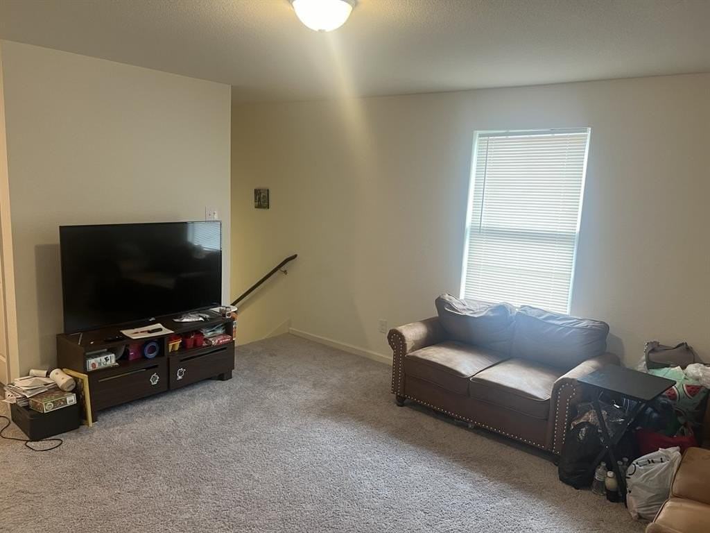 621 Colgate Cir - Photo 7 of 13