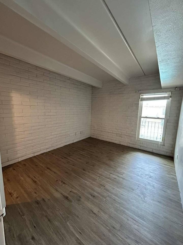 500 Ne 15th St - Photo 3 of 7